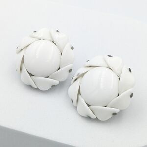 Vintage mid-century white beaded clip on earrings